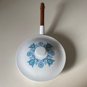 Prizer-Ware Dutch Tulip Skillet with Lid - 8"